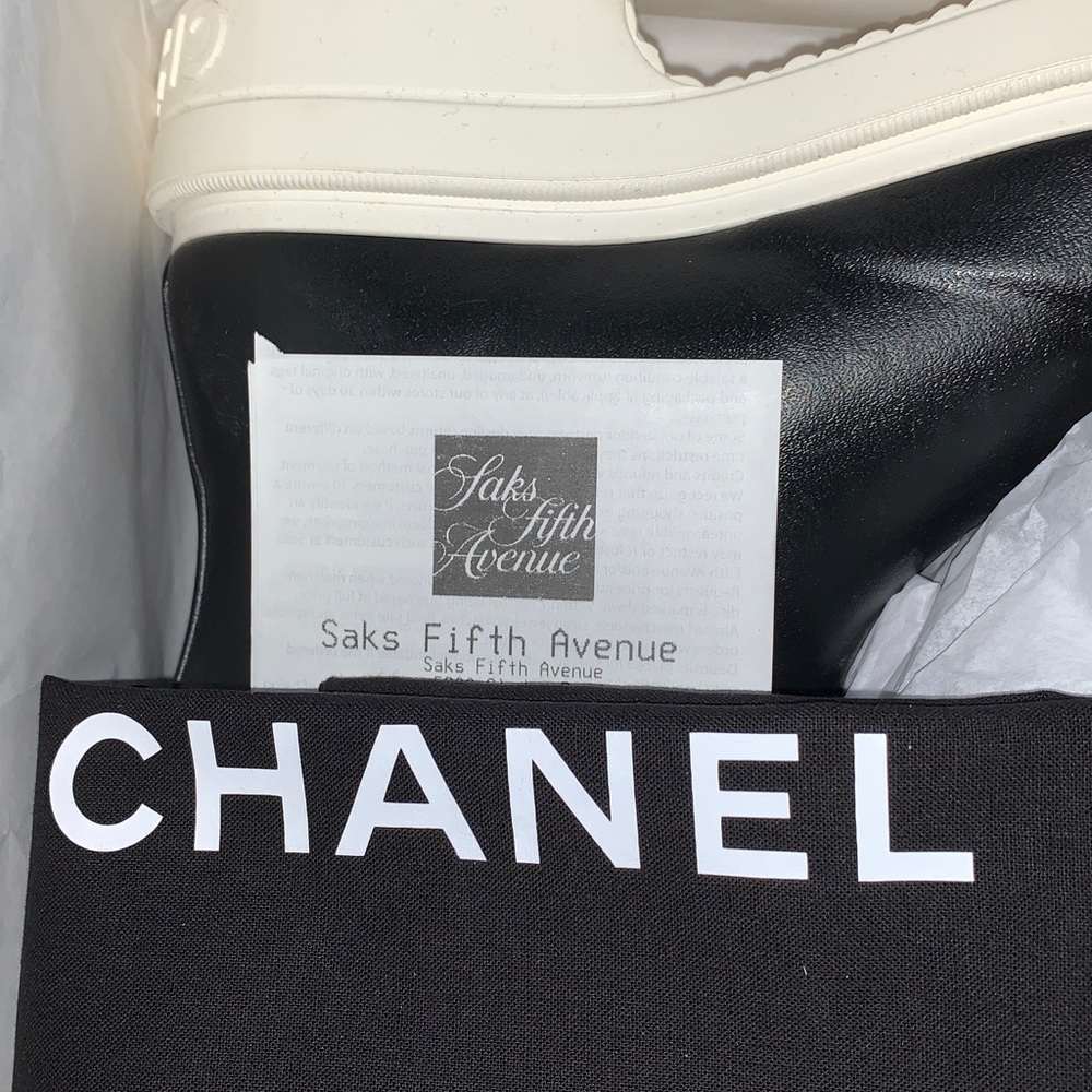 AUTHENTIC 2025 CHANEL Black and Cream Logo Rain Boots BRAND NEW 37 receipt - Picture 16 of 17